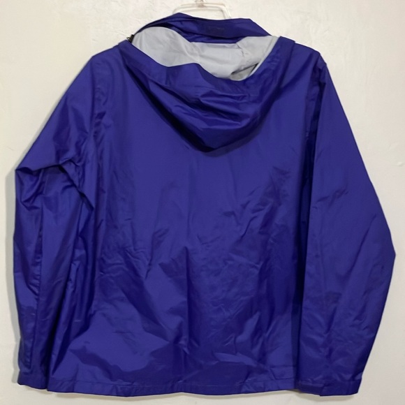 Cabela's women’s purple rain coat with storable hood  2XL - Picture 8 of 11
